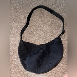 BAGGU Medium Crescent Bag in Black